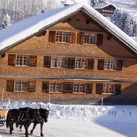 Naze'S Hus Mellau Hotel Exterior photo